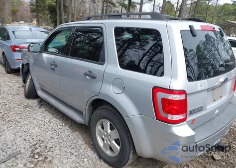 2011 Ford Escape Xlt z USA, uszkodzony, nr VIN 1FMCU0DG0BKB70760